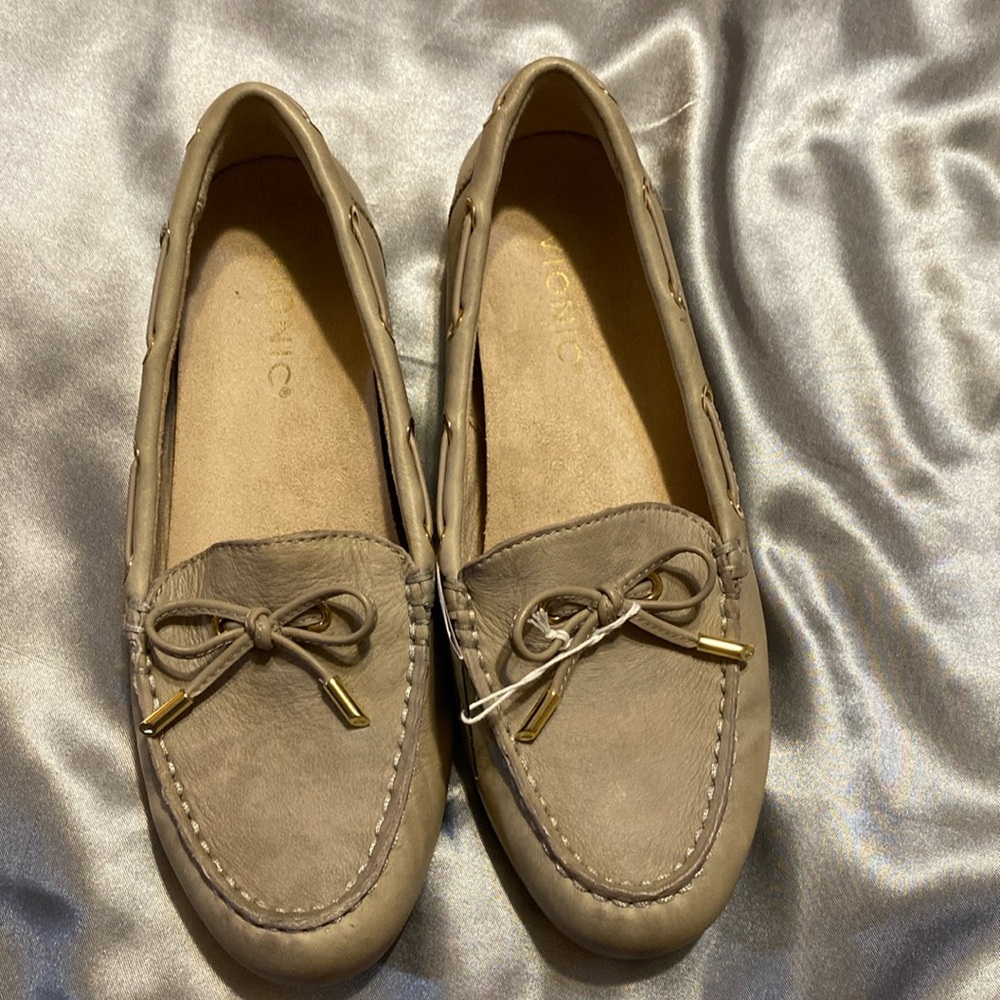 NWT Vionic loafers.